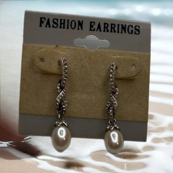 Elegant Silver and Natural Pearl Drop Earrings - Picture 4 of 4